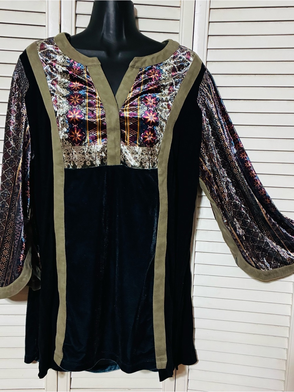 John Mark Lg Embroidered Velvet Tunic Top in Black and ice blue with Olive Trim